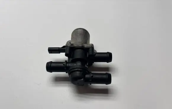 Volvo XC90 Coolant heater control valve 31686344