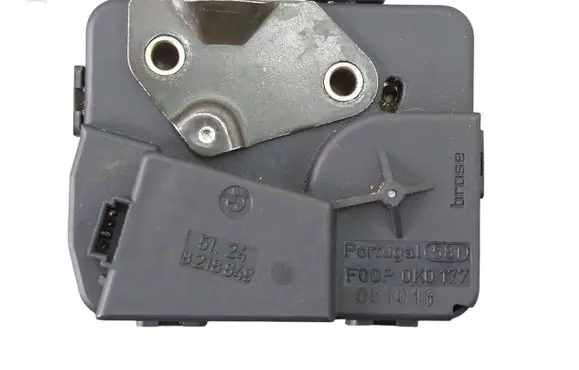 BMW 5 E60 E61 Tailgate window lock/catch/latch 8218849 51248218849