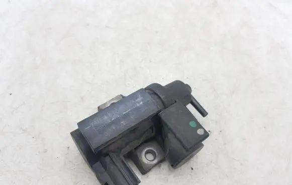 Toyota Corolla Verso AR10 Turbo solenoid valve 258190R011 70051308 07T117