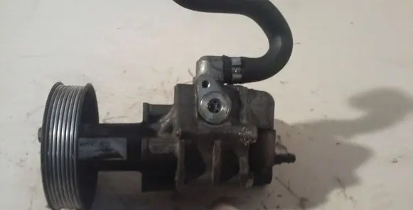 BMW 7 F01 F02 F03 F04 Power steering pump 679649103