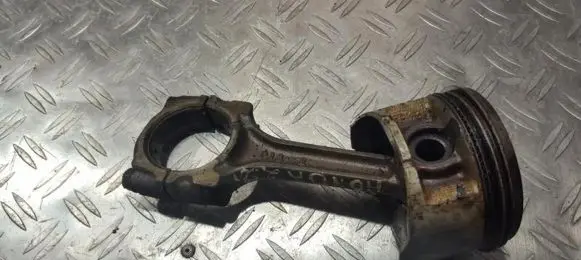 Honda Accord Piston with connecting rod