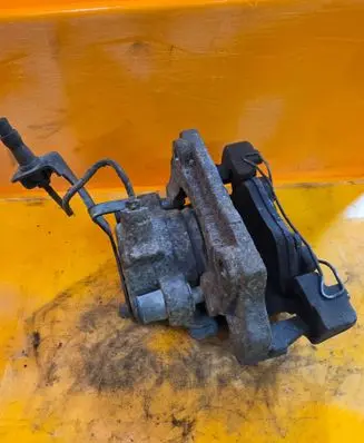 Mercedes-Benz E W211 Front brake caliper 6030304