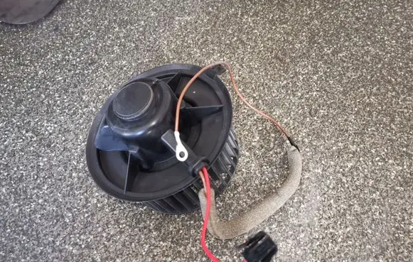 Volkswagen Polo III 6N 6N2 6NF Heater fan/blower 6N1819021