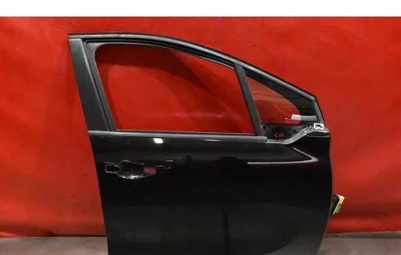 Peugeot 208 I Front door 