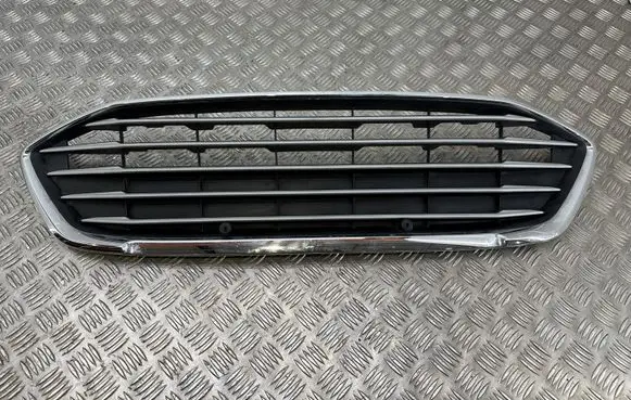 Ford Focus Front bumper upper radiator grill JX7B8C436A