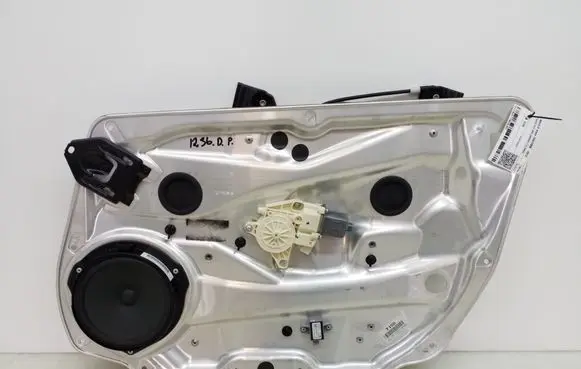 Mercedes-Benz GLK (X204) Front door window regulator with motor