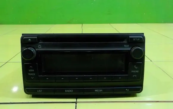Toyota Avensis T270 Radio/CD/DVD/GPS head unit CQJS65F0AE