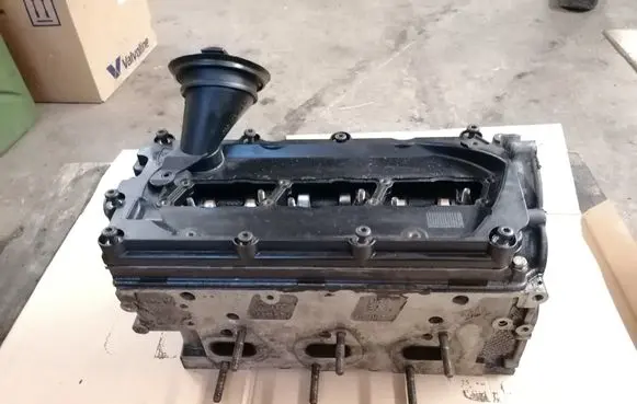 Audi A4 S4 B5 8D Engine head 