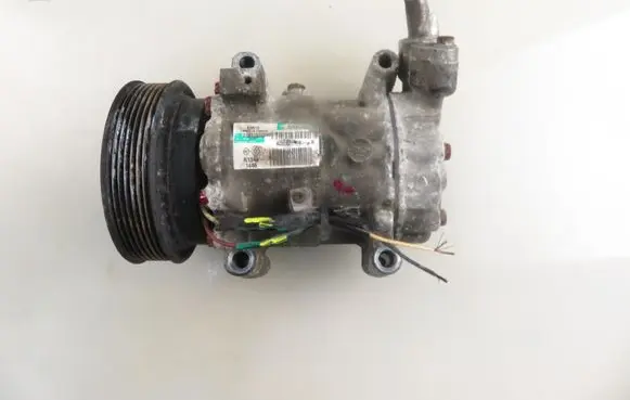 Renault Clio III Air conditioning (A/C) compressor (pump) 8200357173