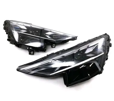 Audi Q8 Headlights/headlamps set 4M8941085