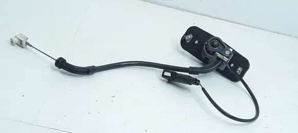 Ford Mondeo Mk III Tailgate exterior lock UR202803A