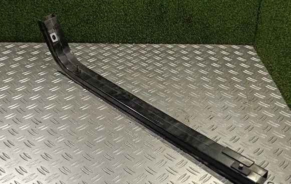 Mercedes-Benz Citan W415 Sliding door middle rail 08608R