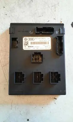 Audi A4 S4 B8 8K Comfort/convenience module 8K0907063N 09030001 F005V00852