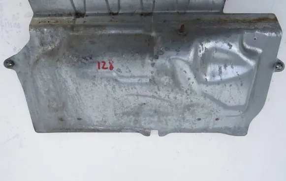 Volvo S90, V90 Heat shield in engine bay 31353774
