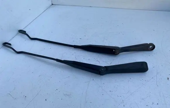 Opel Astra G Front wiper blade arm 90559601 90559600