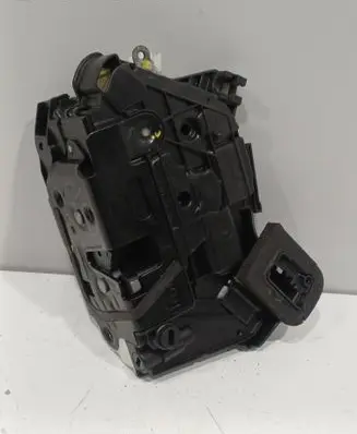 Volkswagen Passat Alltrack Rear door lock 5E0839016 A097476