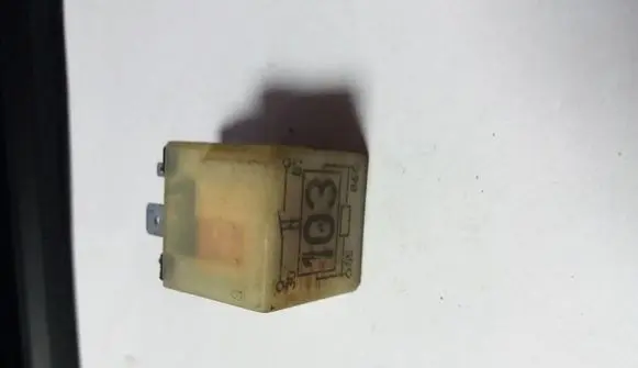 Volkswagen PASSAT B5 Other relay 357911253