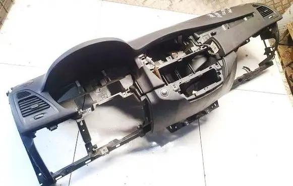 Renault Laguna III Dashboard 681000032r