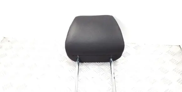 Volkswagen PASSAT B7 Front seat headrest 