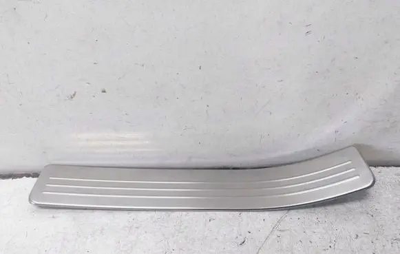 Mercedes-Benz C W204 Front sill trim cover A2046800335
