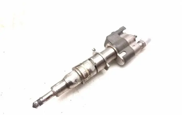 BMW 3 E90 E91 Fuel injector 7589048 758904808