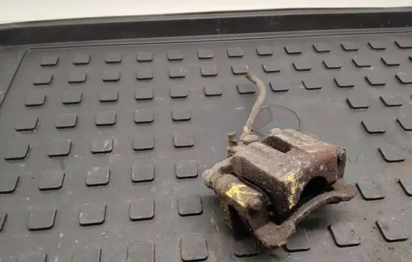 Rear brake caliper