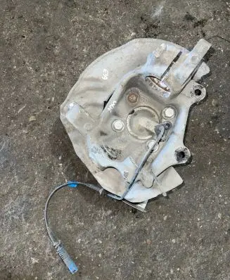 BMW 5 E39 Front wheel hub 1092854