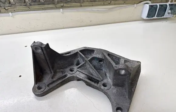 Ford Transit Gearbox mounting bracket 8C117M125AA AC46000 1710274A
