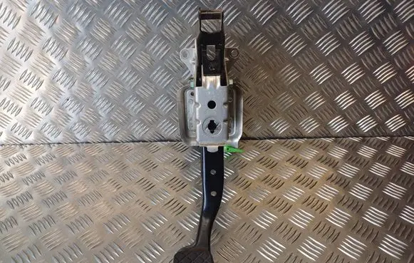 Volkswagen Touran I Brake pedal 1T1721057L
