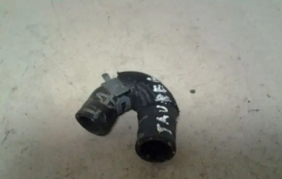 Volkswagen Touareg I Engine coolant pipe/hose 3355146323