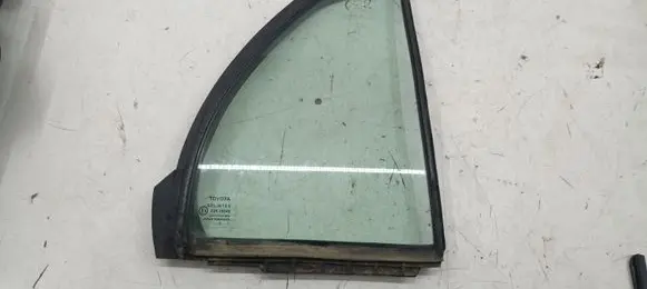 Toyota Yaris Rear vent window glass