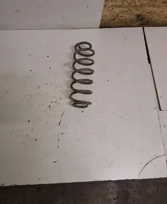 Volkswagen Golf V Rear coil spring