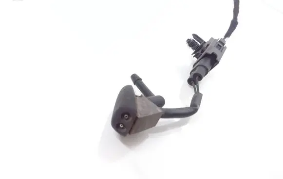 Windshield washer spray nozzle