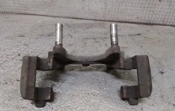 Opel Zafira B Front Brake Caliper Pad/Carrier 