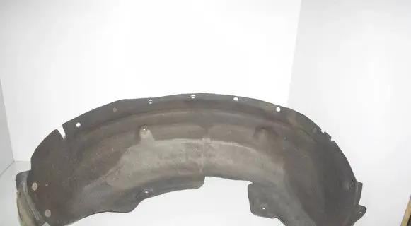 Rear arch fender liner splash guards