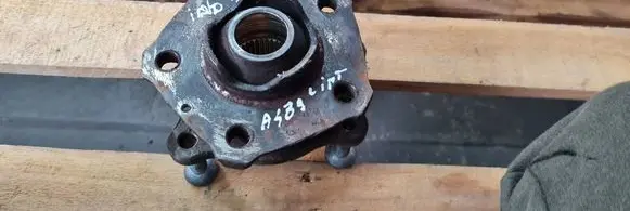 Audi A4 S4 B9 8W Front wheel hub 4M0498625A
