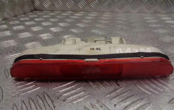 Mazda 3 I Third/center stoplight