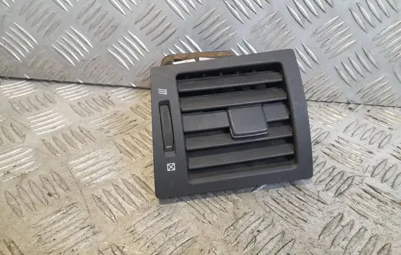 Toyota Avensis T270 Dash center air vent grill 5566005100