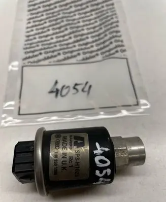 Audi A3 S3 8L Air conditioning (A/C) pressure sensor 1H0959139B