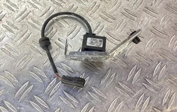 Infiniti FX Front air suspension height level sensor 002455000084 988051CF2B