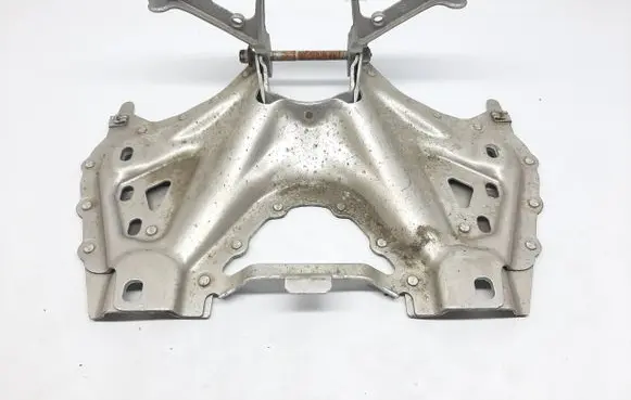 Gearbox mounting bracket