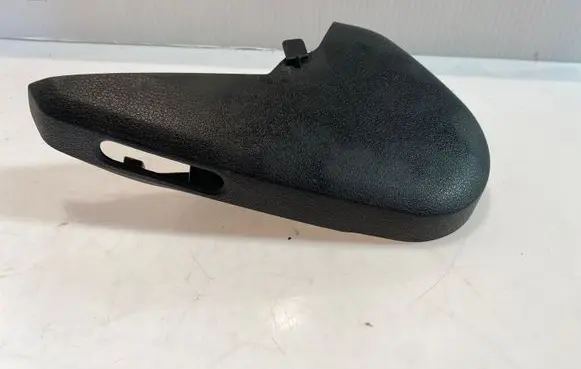 Audi Q7 4L Seat belt trim 8339737