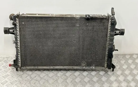 Opel Zafira A Coolant radiator 09157937