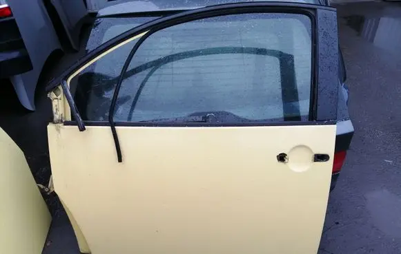 Volkswagen New Beetle Door (2 Door Coupe) 