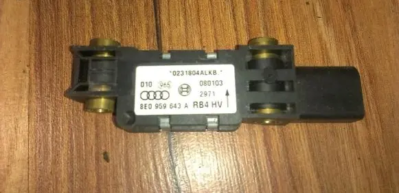 Audi A4 S4 B6 8E 8H Airbag deployment crash/impact sensor 8E0959643a