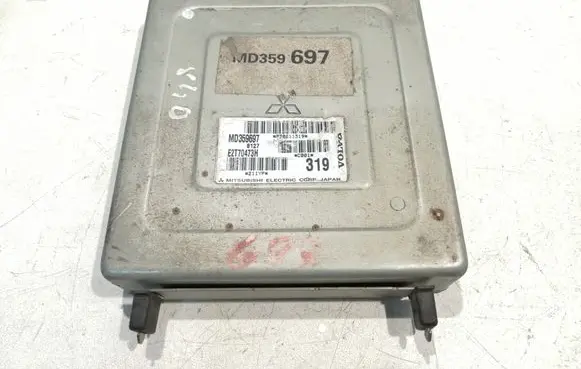 Volvo S40, V40 Engine control unit/module ECU MD359697 E2T70473H