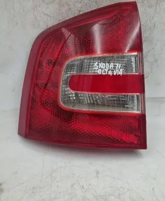 Skoda Octavia Mk2 (1Z) Rear/tail lights 086651912L