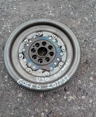 Volkswagen Golf VI Dual mass flywheel 