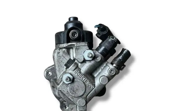 Volkswagen PASSAT CC Fuel injection high pressure pump 0445010526 03L130755L