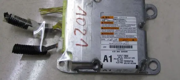 Toyota Avensis T270 Airbag control unit/module